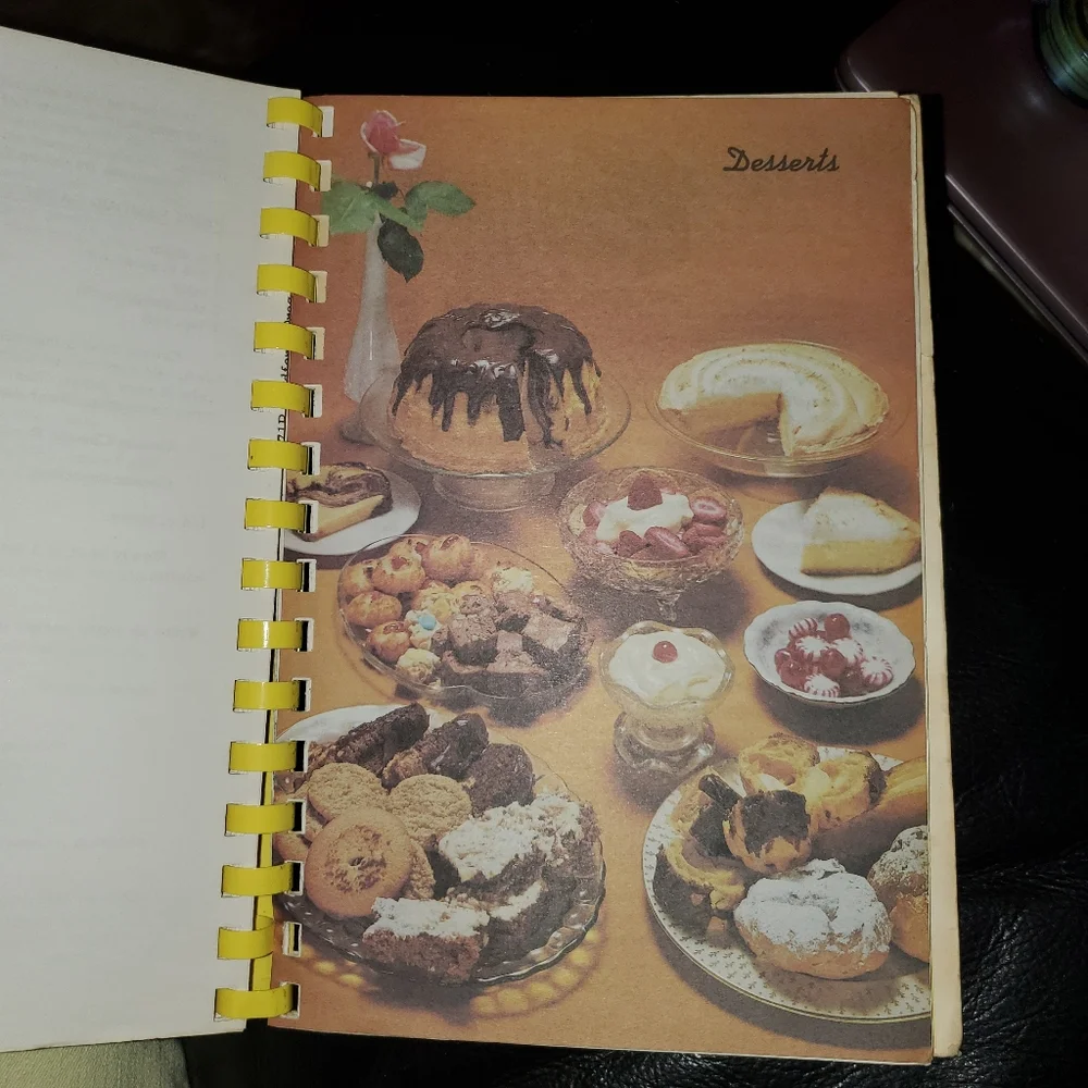 COOKBOOK & CHICKEN VERTICAL COOKER